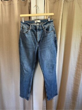 Abercrombie & Fitch Slim Straight Curve Love Jeans- Size 28 EXTRA SHORT
